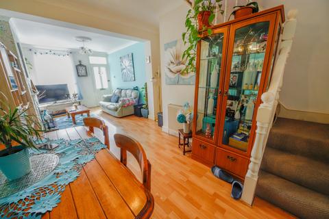61 Medcalf Road, Enfield, EN3 6HJ