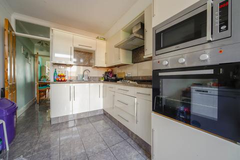 61 Medcalf Road, Enfield, EN3 6HJ
