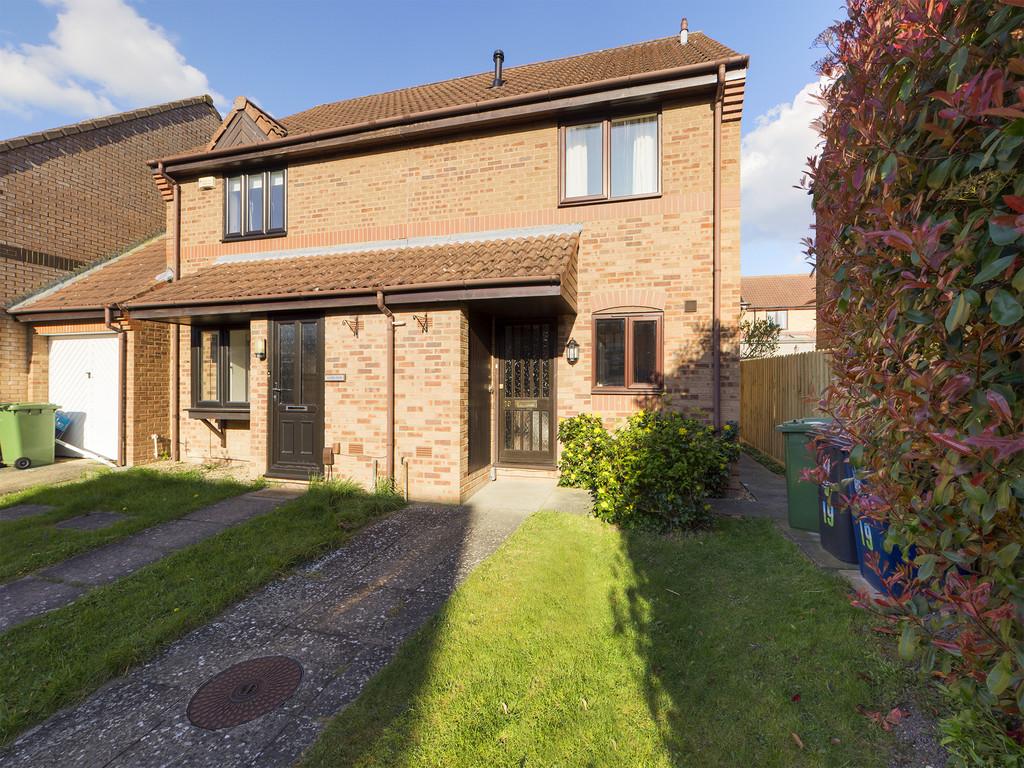 Lucerne Close, Cambridge 2 bed end of terrace house £315,000