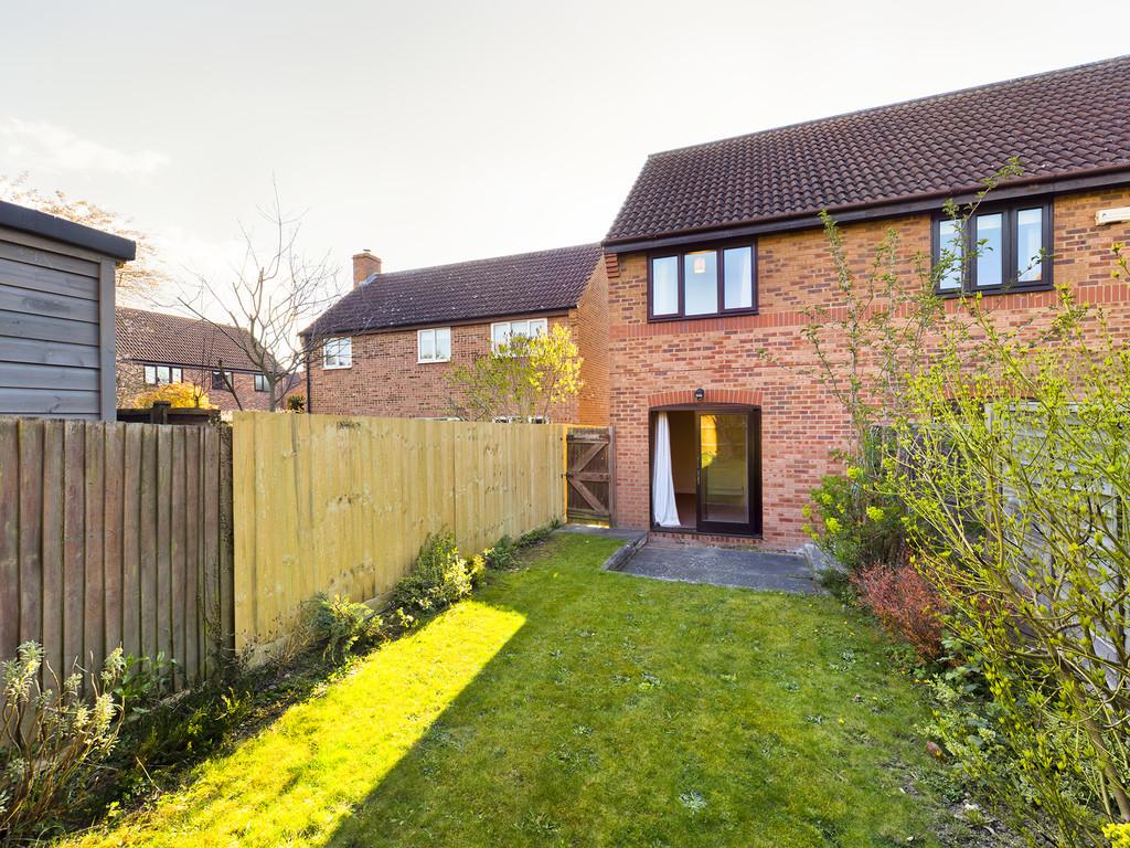Lucerne Close, Cambridge 2 bed end of terrace house £315,000