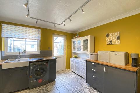 79 Avondale Road, Lowestoft, NR32 2HU