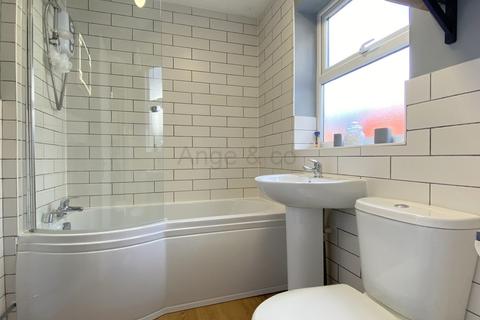51 Avondale Road, Lowestoft, NR32 2HU