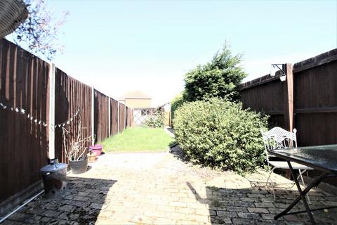 2 bedroom terraced house to rent, Dartford Road, March
