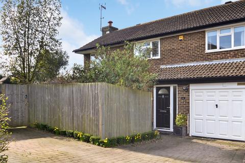 undefined, Trefoil Close, Horsham