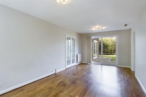 undefined, Trefoil Close, Horsham