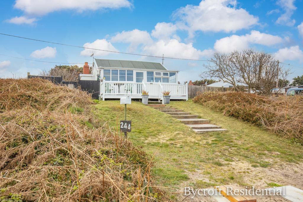 The Marrams, Hemsby 2 bed detached bungalow for sale £95,000