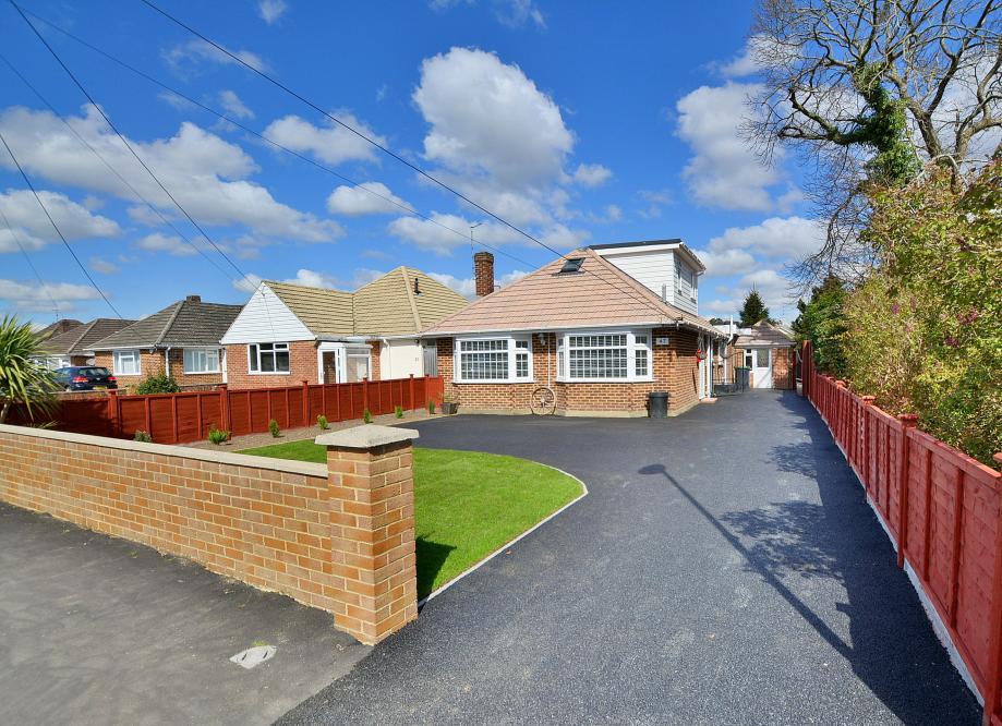 Westwood Avenue, Ferndown, BH22 9HL 5 bed chalet £550,000