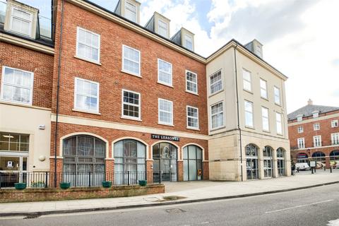 2 bedroom flat for sale, Main Street, Dickens Heath, Shirley, Solihull, B90