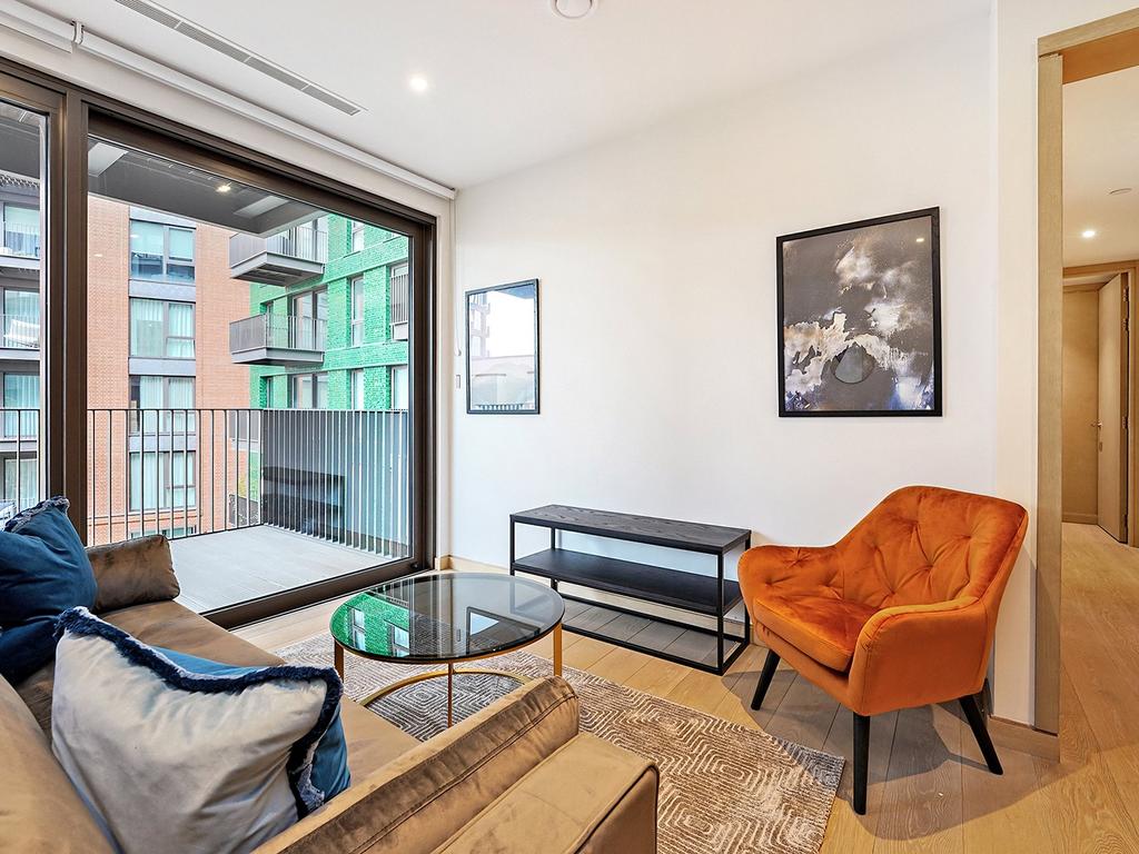 Legacy Building, 1 Viaduct Gardens, SW11 2 bed apartment - £2,600 pcm ...