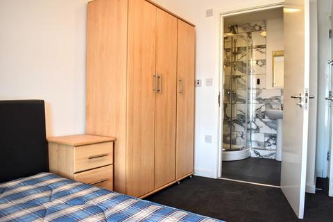 undefined, Victoria Groves, Grove Village