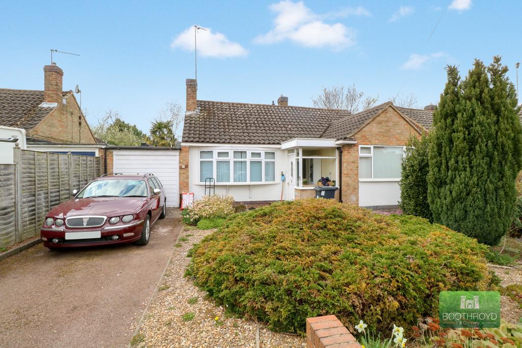Farmer Ward Road, Kenilworth 2 bed detached bungalow £1,175 pcm (£271 pw)