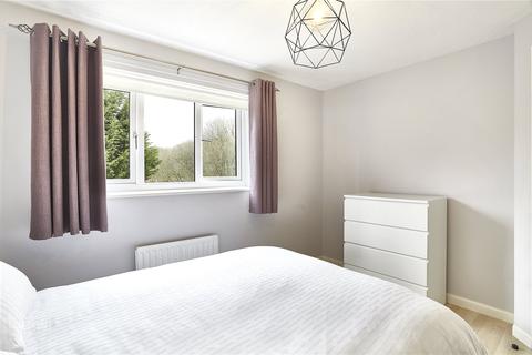 15 Lower Frenches Drive, Greenfield, Oldham, OL3 7JD