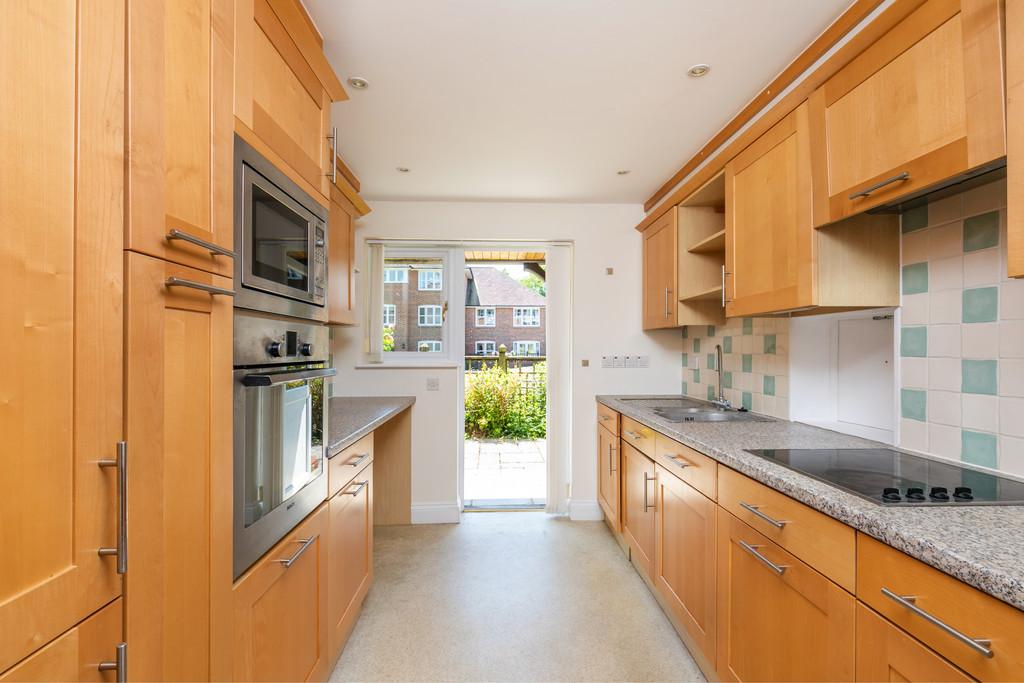 Wyke Mark, Dean Lane, Winchester, SO22 2 bed ground floor flat for sale