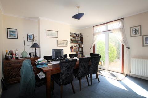 39 Herne Road, Surbiton, KT6 5BX