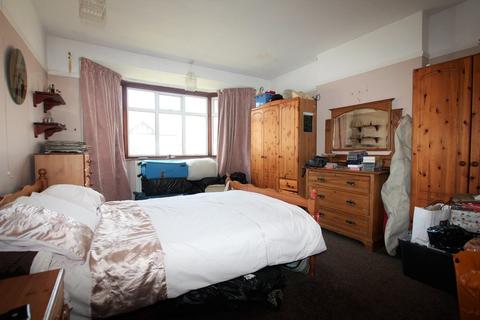 39 Herne Road, Surbiton, KT6 5BX