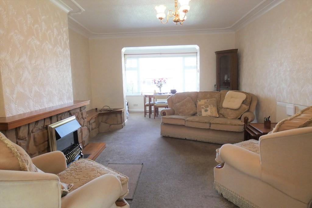 Claverdon Drive, Great Barr, Birmingham 3 bed semidetached house £