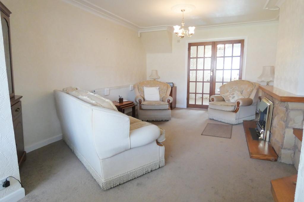 Claverdon Drive, Great Barr, Birmingham 3 bed semidetached house £