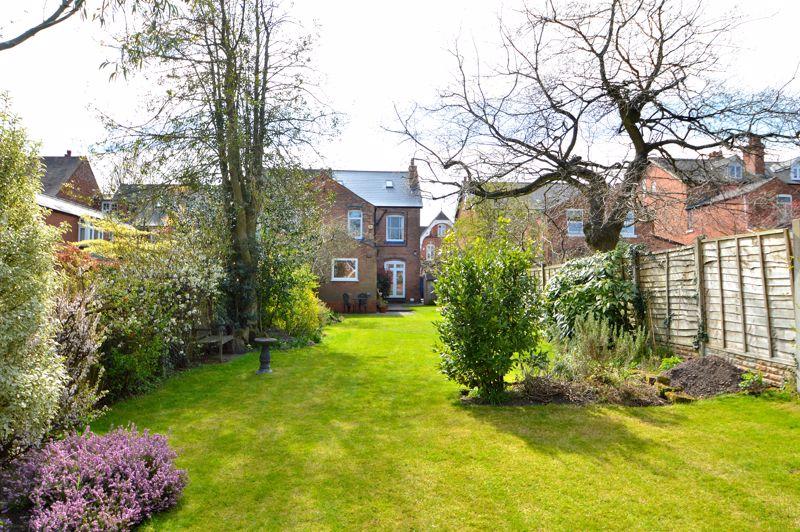 Garden (rear)