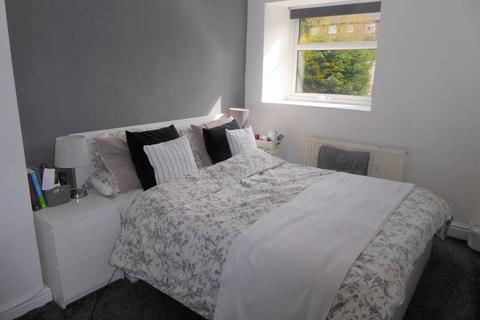 31 Barcroft Road, Huddersfield, HD4 6LB
