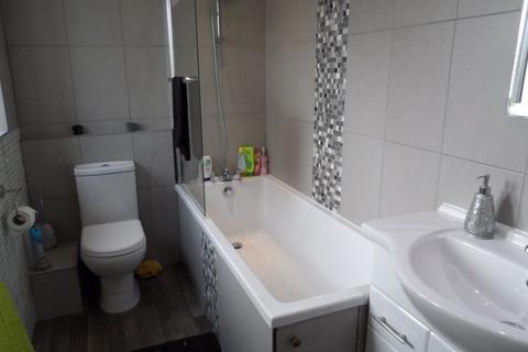 31 Barcroft Road, Huddersfield, HD4 6LB