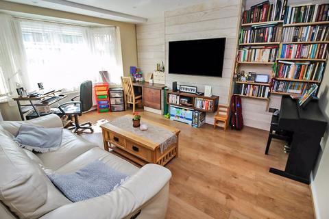 22 Alexander Drive, Bury, BL9 8PF