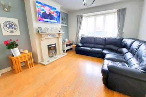 16 Benedict Drive, Feltham, TW14 8JL