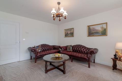 17 Balmoral Drive, Blackrod, Bolton, BL6 5UJ