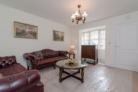 17 Balmoral Drive, Blackrod, Bolton, BL6 5UJ