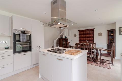 17 Balmoral Drive, Blackrod, Bolton, BL6 5UJ
