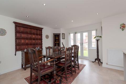 17 Balmoral Drive, Blackrod, Bolton, BL6 5UJ