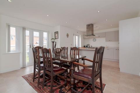 17 Balmoral Drive, Blackrod, Bolton, BL6 5UJ
