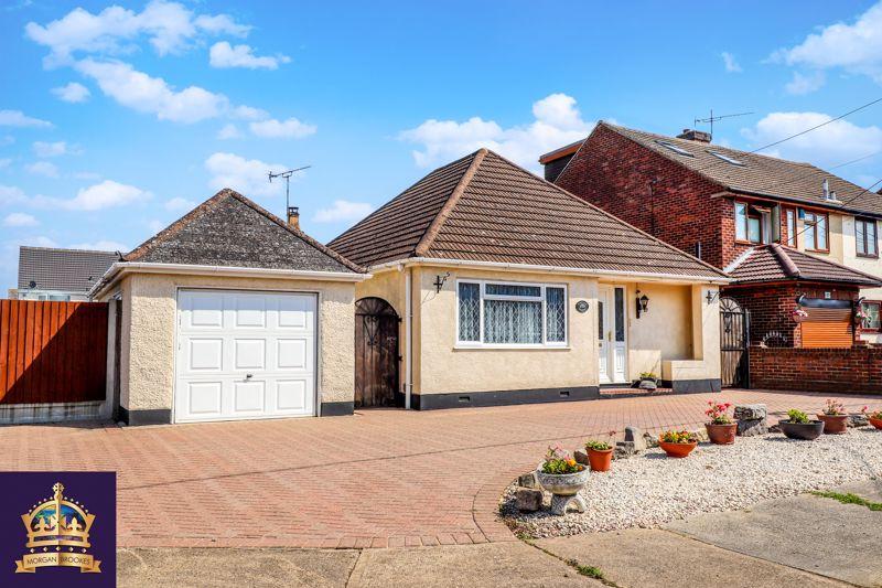 Romsey Road, Benfleet 2 bed bungalow £1,600 pcm (£369 pw)