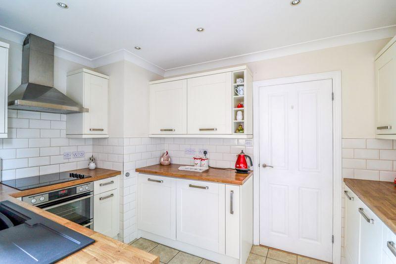 Romsey Road, Benfleet 2 bed bungalow £1,600 pcm (£369 pw)