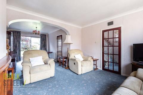 62 Winchester Avenue, Upminster, RM14 3LR