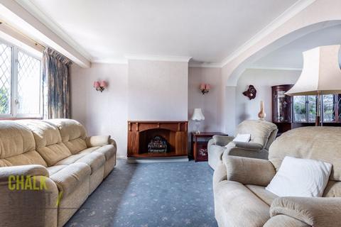 62 Winchester Avenue, Upminster, RM14 3LR