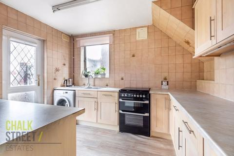 62 Winchester Avenue, Upminster, RM14 3LR