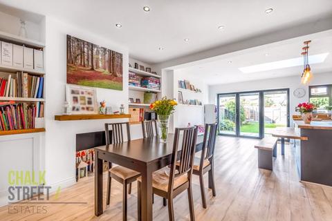41 Cavenham Gardens, Hornchurch, RM11 2AU