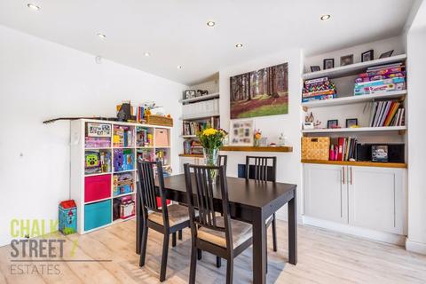 41 Cavenham Gardens, Hornchurch, RM11 2AU