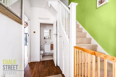 41 Cavenham Gardens, Hornchurch, RM11 2AU