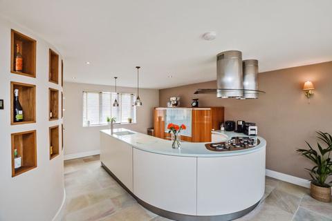 Bromley Warminster Road, Stapleford, Salisbury, SP3 4LT