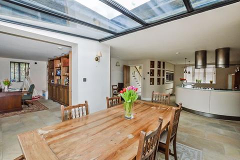 Bromley Warminster Road, Stapleford, Salisbury, SP3 4LT