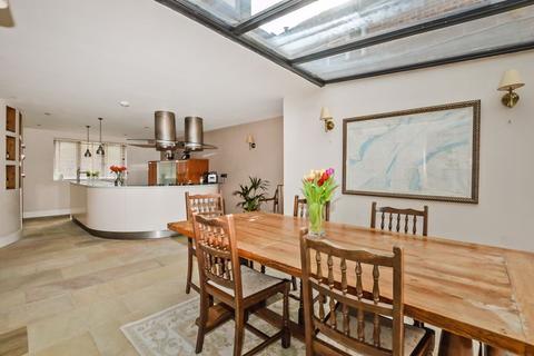 Bromley Warminster Road, Stapleford, Salisbury, SP3 4LT