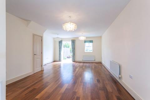 4 Fordham Close, Worcester Park, KT4 8FF