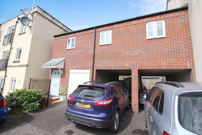 Grove Gate, Taunton 1 bed coach house £65,000