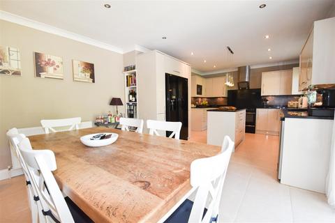 88 Benfleet Road, Benfleet, SS7 1QH