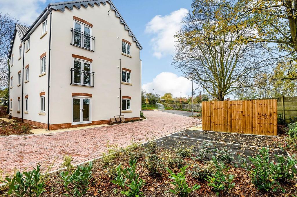 Glazebrook Meadows, Glazebrook, Warrington, WA3 2 bed apartment £155,000