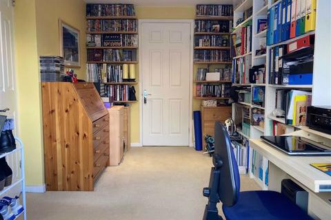 99 Springbank Close, Farsley, Pudsey, LS28 5TP