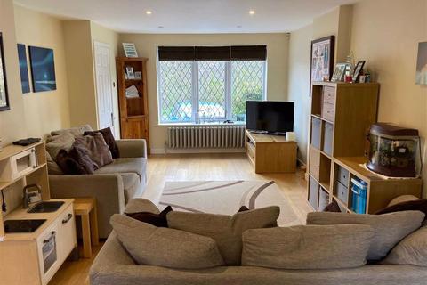 99 Springbank Close, Farsley, Pudsey, LS28 5TP