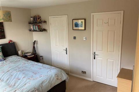 99 Springbank Close, Farsley, Pudsey, LS28 5TP