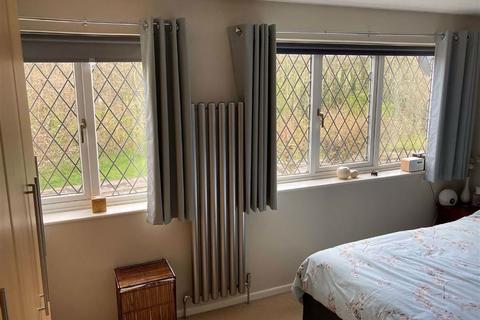 99 Springbank Close, Farsley, Pudsey, LS28 5TP